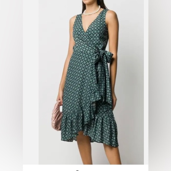 ✨⚡️💥 TORY BURCH Ruffle Wrap Black Batik Medallion Dress NWT - Picture 4 of 9